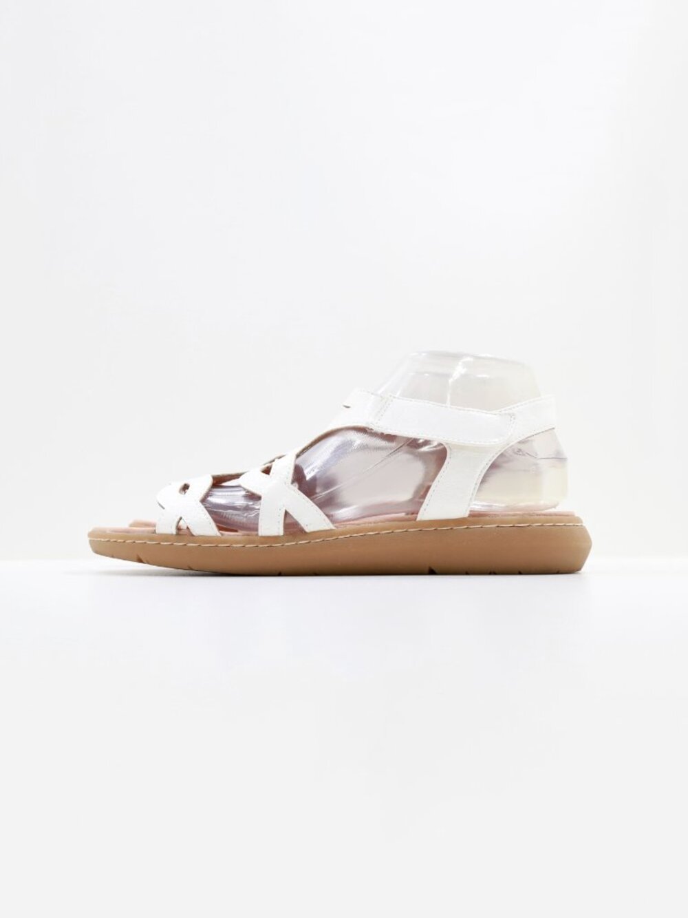 BareTraps Quillan Ivory White Patent Leather Strappy Flat Sandals - 9.5